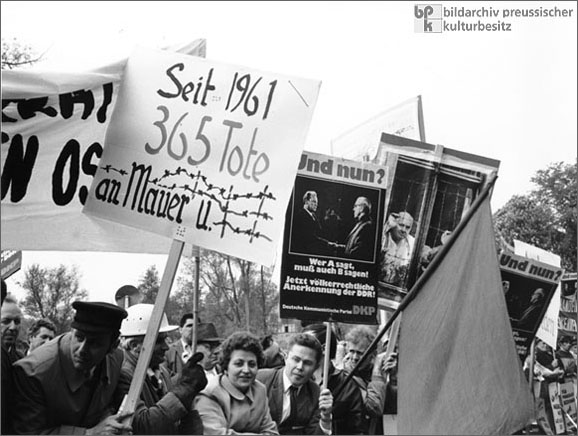 Demonstration anlässlich des zweiten Treffens zwischen Willy Brandt und Willi Stoph (21. Mai 1970)